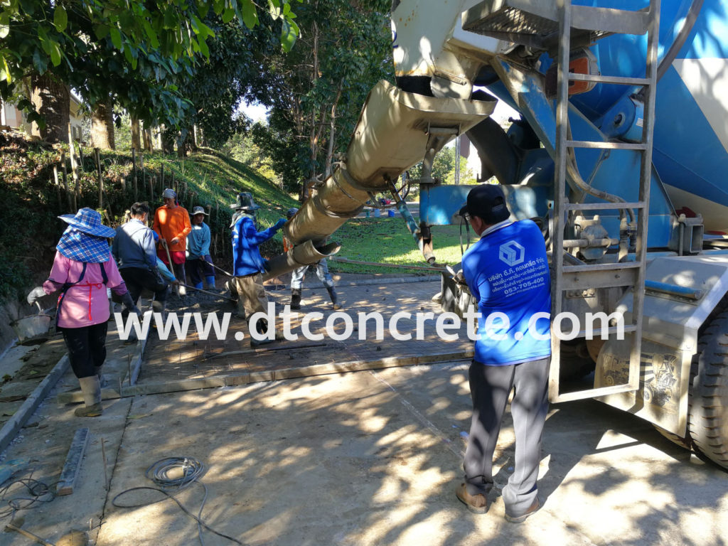 สนามบาส มฟล. 1